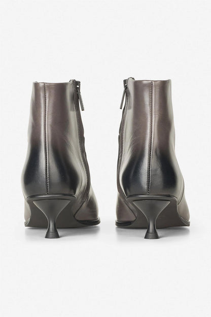 Lemma boots