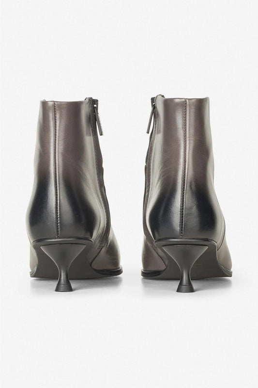 Lemma boots