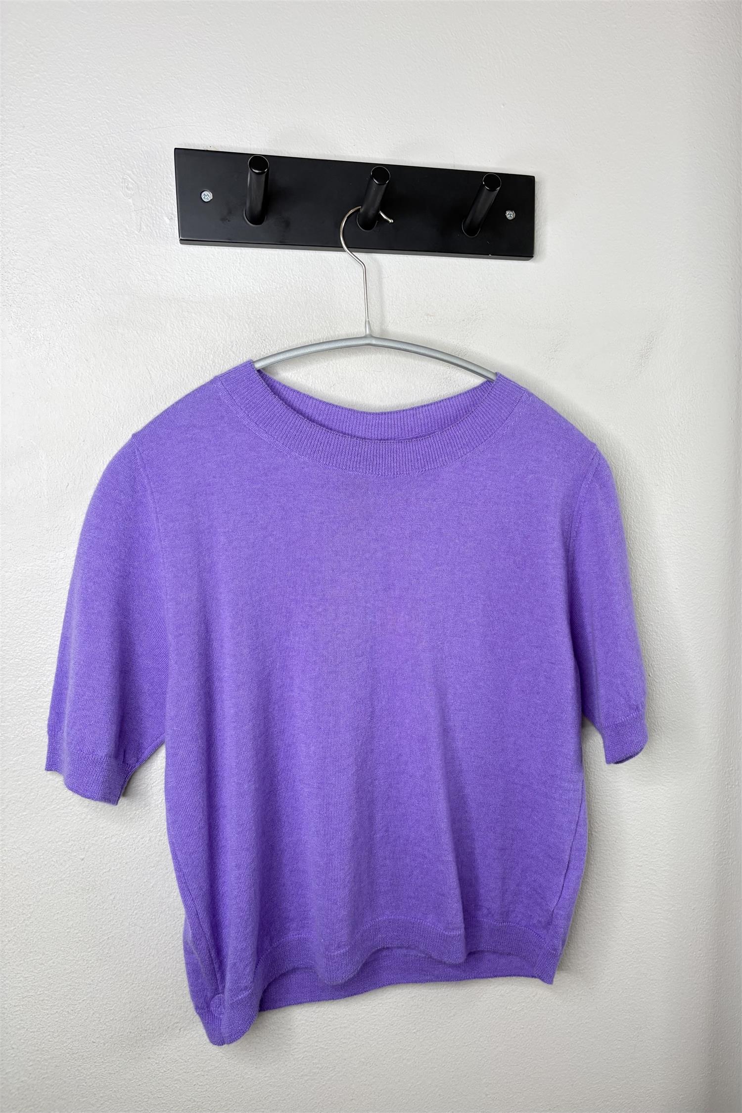 90bd42a6-5055-4f05-8e07-97647c6df09a.jpeg Sweater round neck short sleeve - Bilde 1