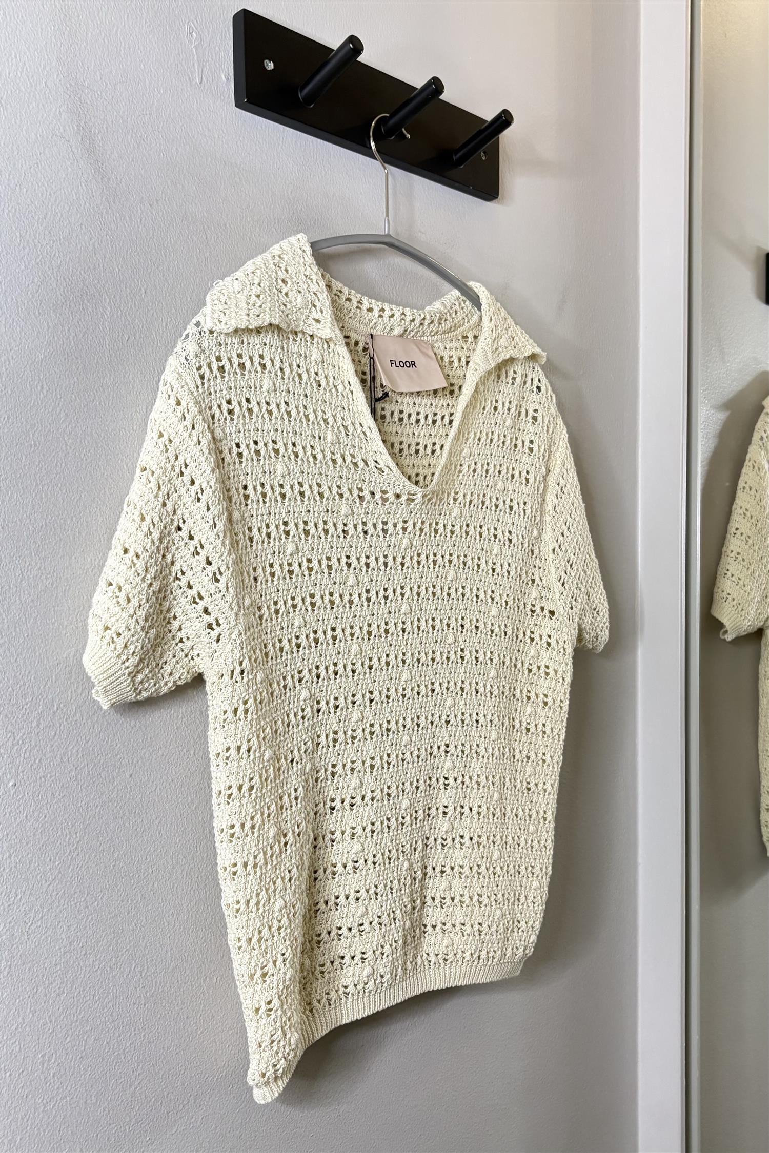 bf93fc32-64d1-420a-b603-6c76eae79c62.jpeg Sweater polo neck punched Knitted - Bilde 1